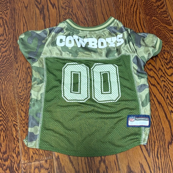 NFL Other - Small Dog Camo Green Cowboys Jersey Size: Medium